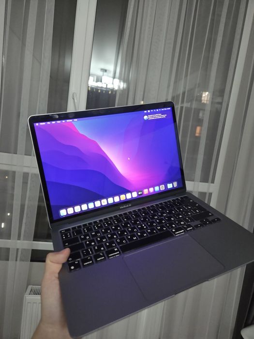 Macbook  Air  M1
Циклов чуть меньше 350