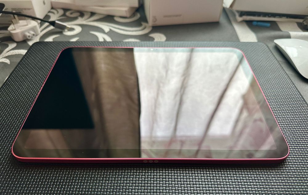 iPad Generația 10th (ultimul model) exact ca si nou 10/10 pentru piese