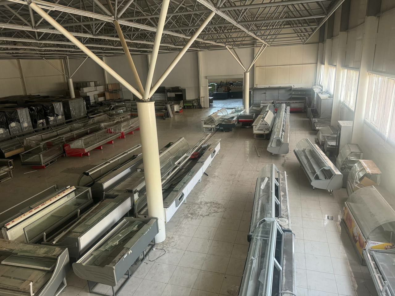Продаётся 1 га. производственная база.