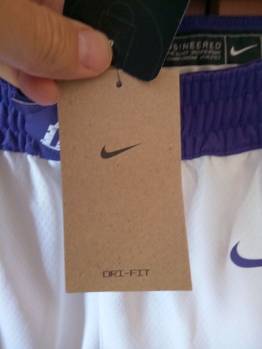Pantaloni scurți Nike  NBA La Lakers mărimea S noi cu eticheta