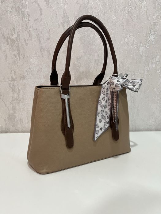 Женская сумка бежевая с двумя отделами