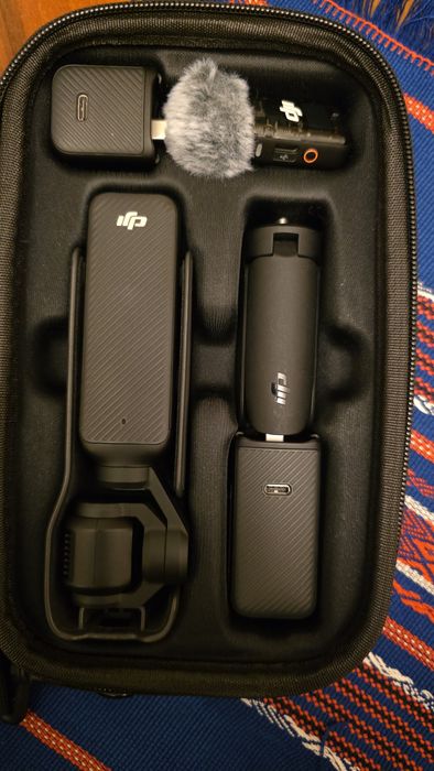 Vând Dji Osmo Pocket 3  Creator Combo - cameră sport