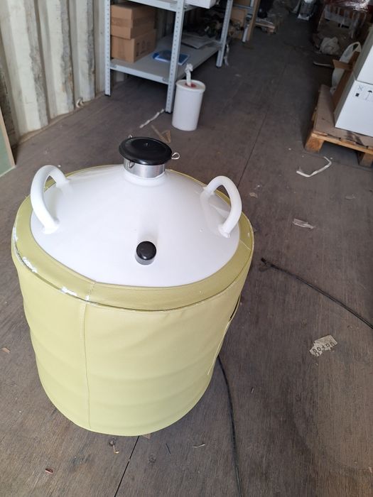 Sosud doyar Azot idishi