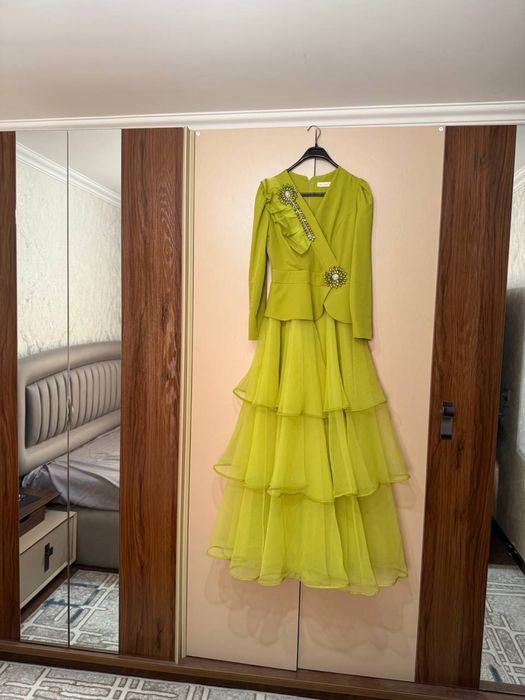 Вечерные платье состояние идеально