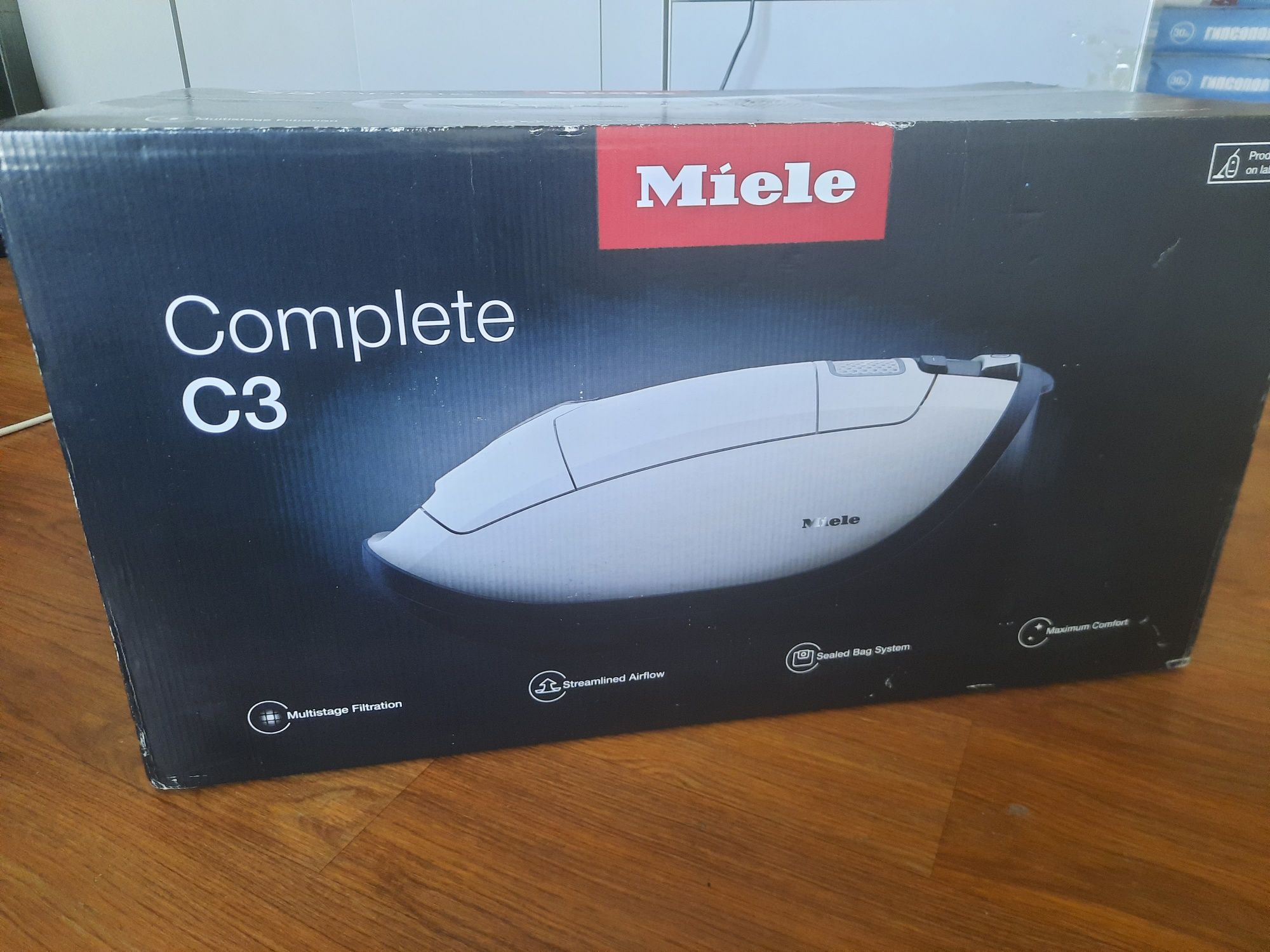 Продам новый пылесос Miele