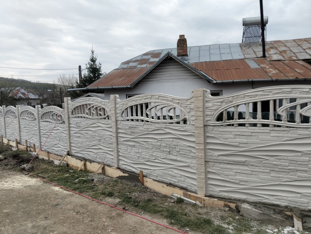 Gard din placi de beton