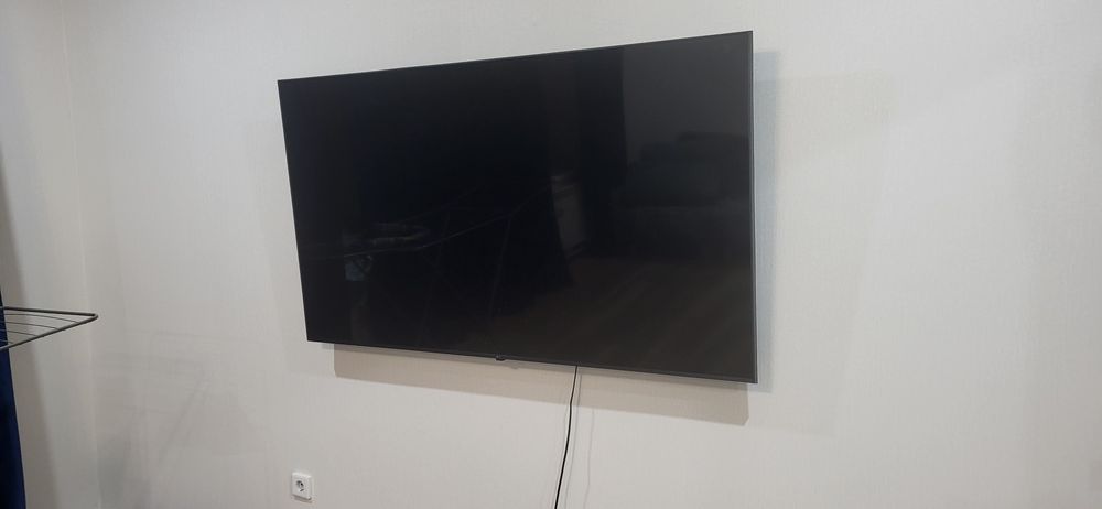 Продам телевизор на запчасти