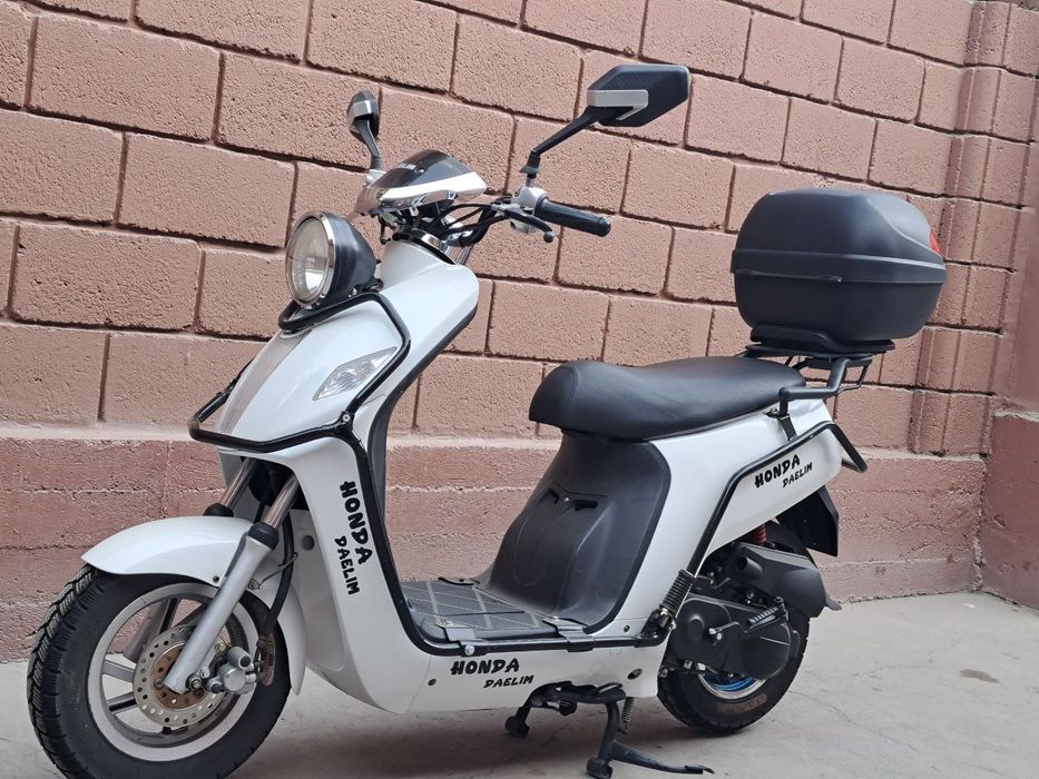 Продаётся хонда даелим 80сс!