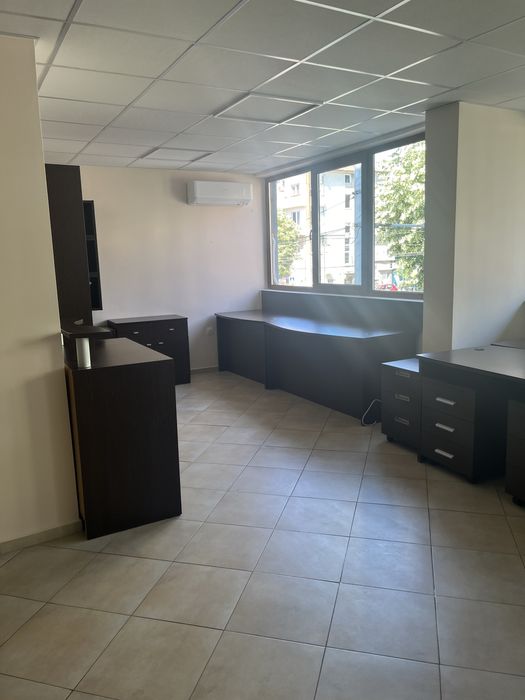 Дава се под наем Офис в Варна, Базар Левски - 1000 кв.м за 1000 € - Снимка #7