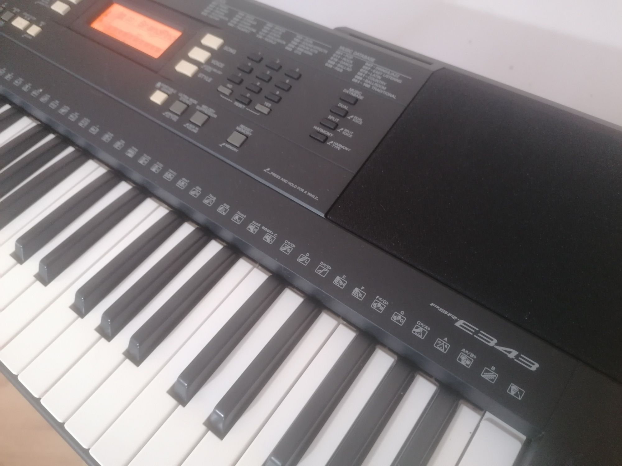 YAMAHA PSR E-343 usb digital touch display osciloscop