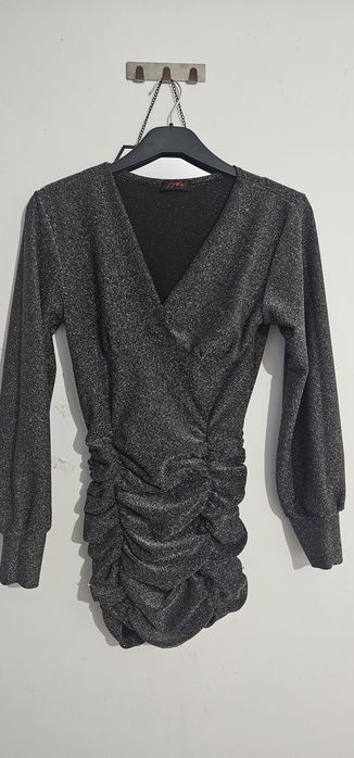 Vând rochițe foarte ieftin