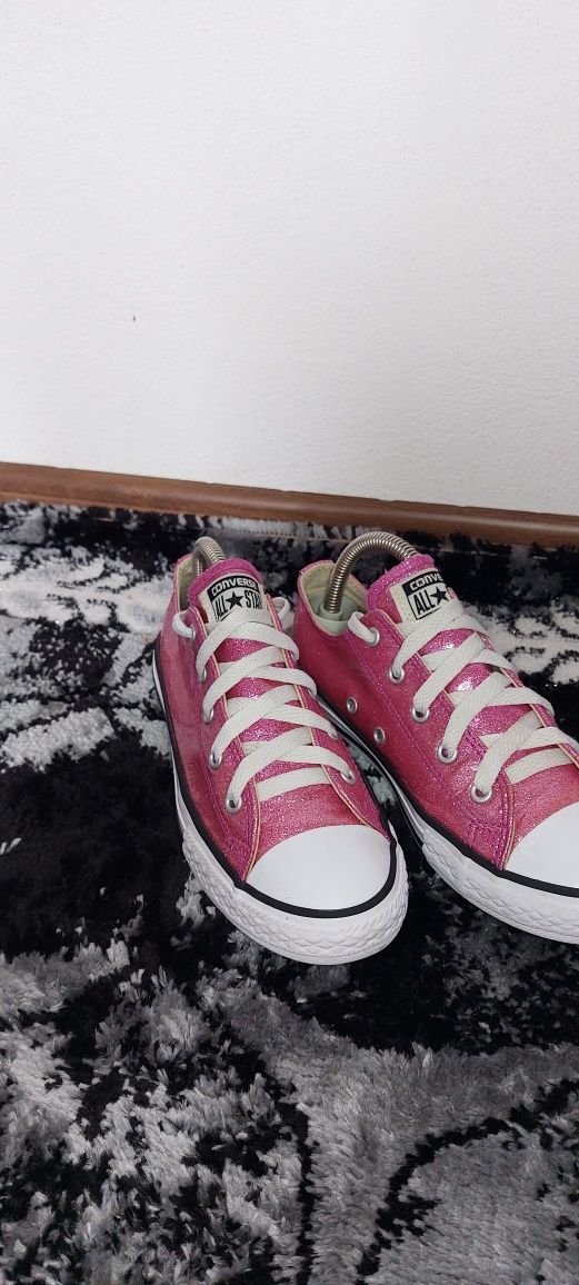 Tenişi Converse originali mărimea 34