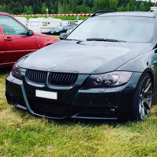 Предни Решетки Бъбреци за БМВ BMW E90 (2005-2008) Наклонени Черни