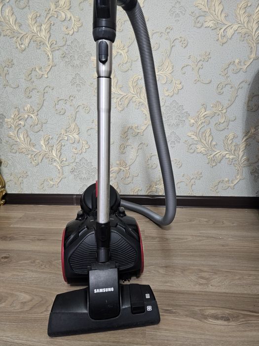 Продается Пылесос Samsung