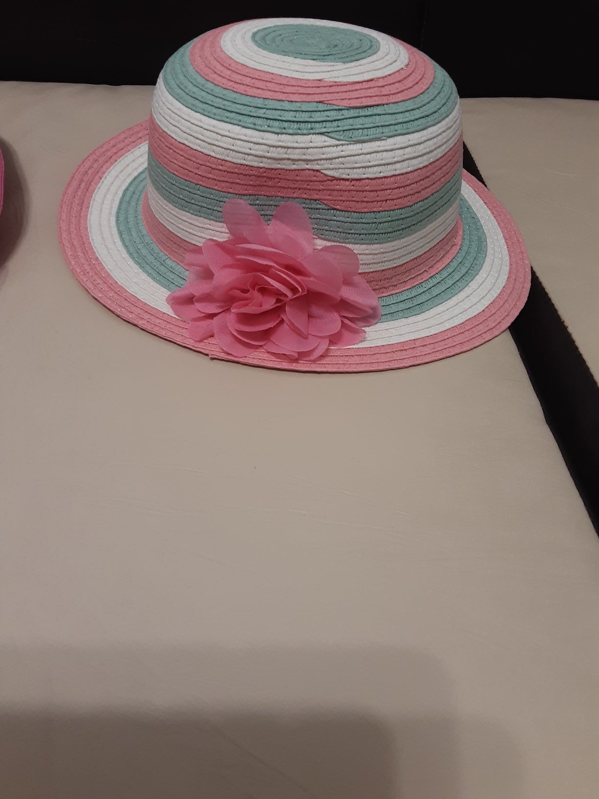 Pălării noi pentru fetite