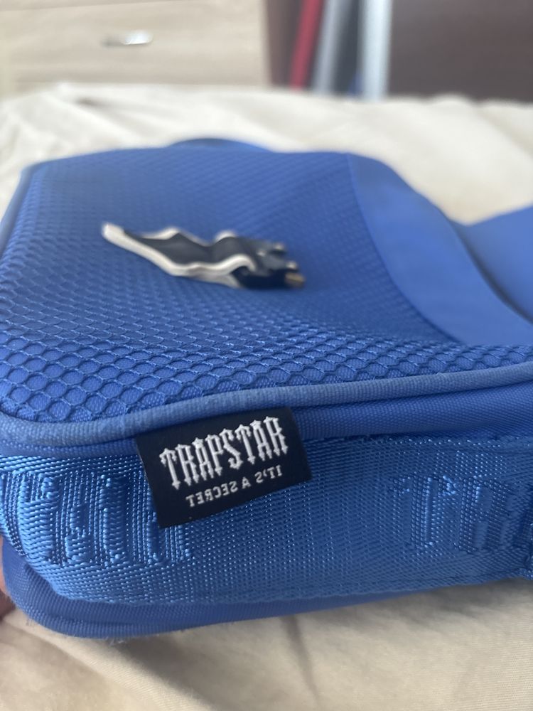 Trapstar синя чанта