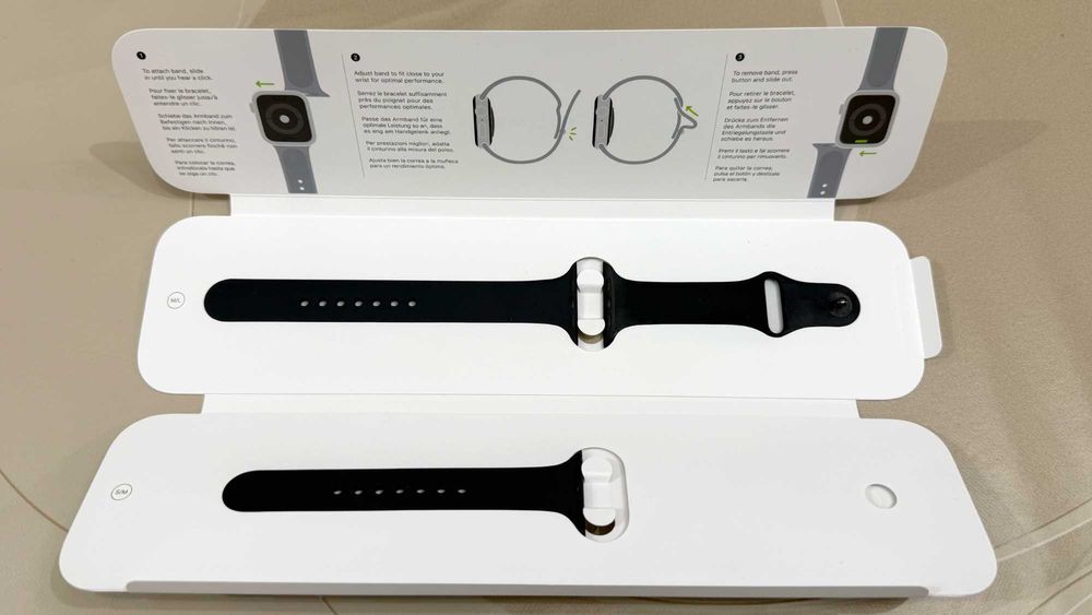 Apple Watch 4 Space Gray / Black Sport Band MU6D2WB/A 44мм