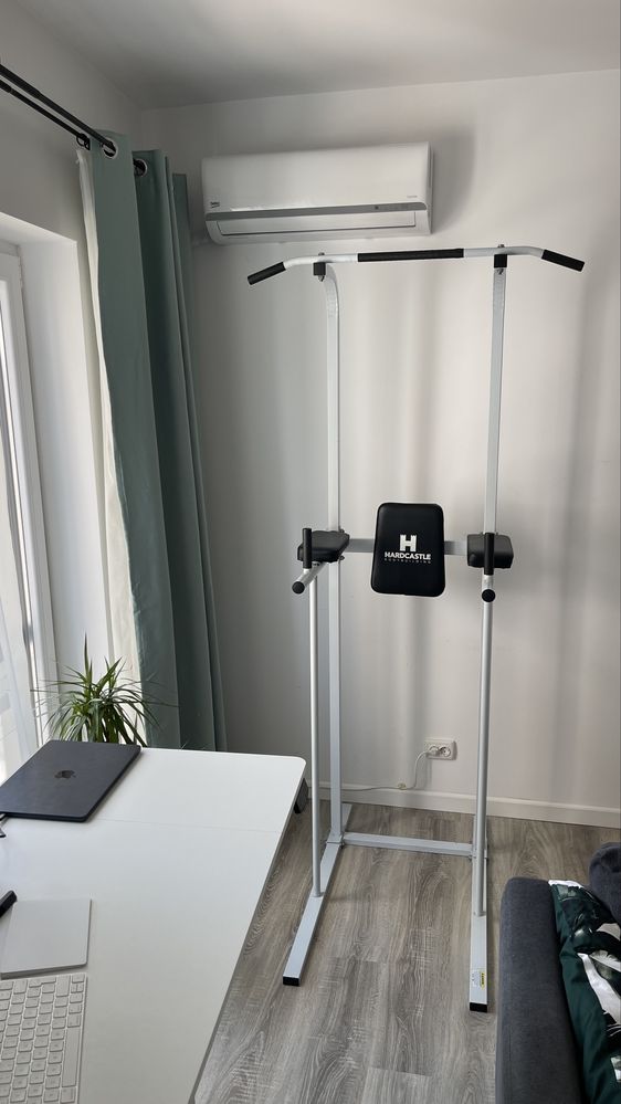 Home gym aparat multifunctional – tractiuni, dips, abdomene