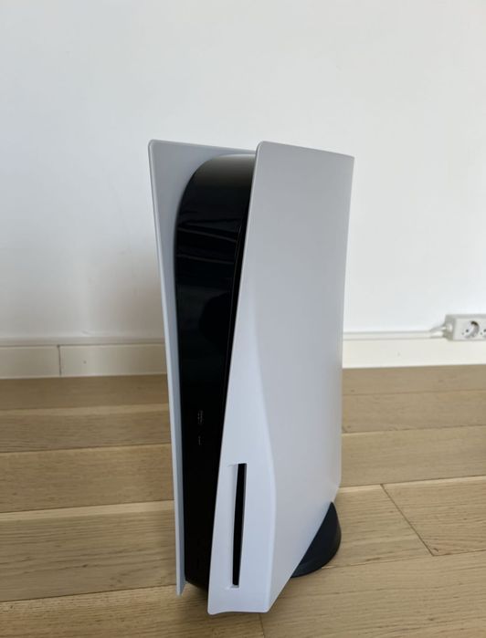 Vand PS5 disk edition de 825GB 2 manete