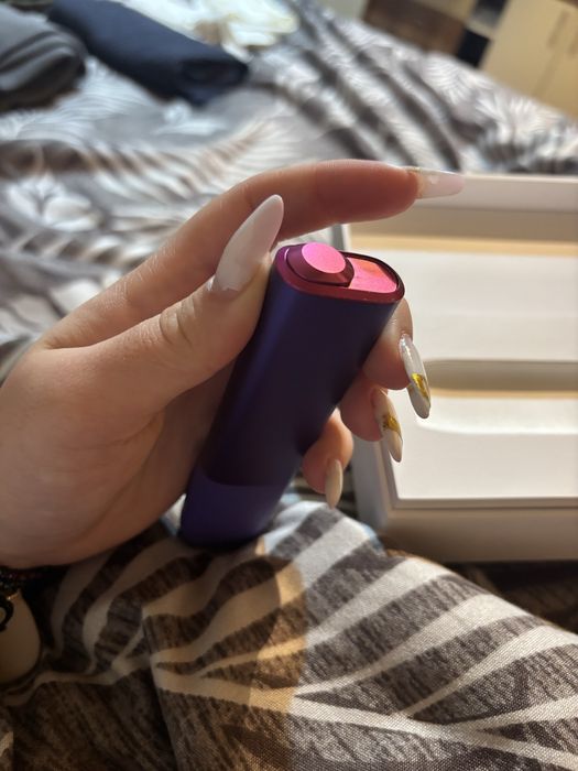 Iqos Iluma Neon Purple