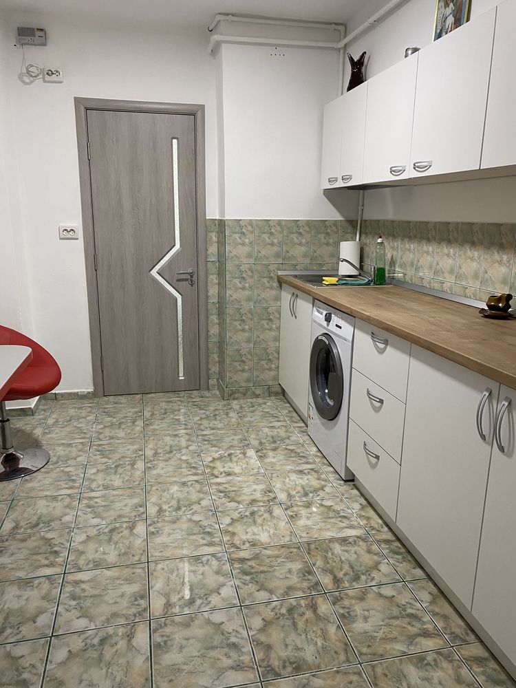 Închiriez apartament regim hotelier centru