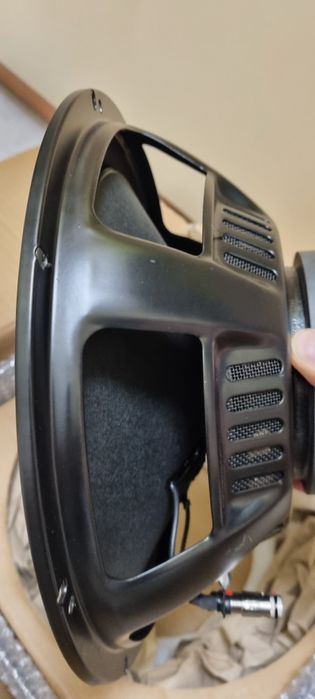 Бас говорител ALPINE 12" 650W