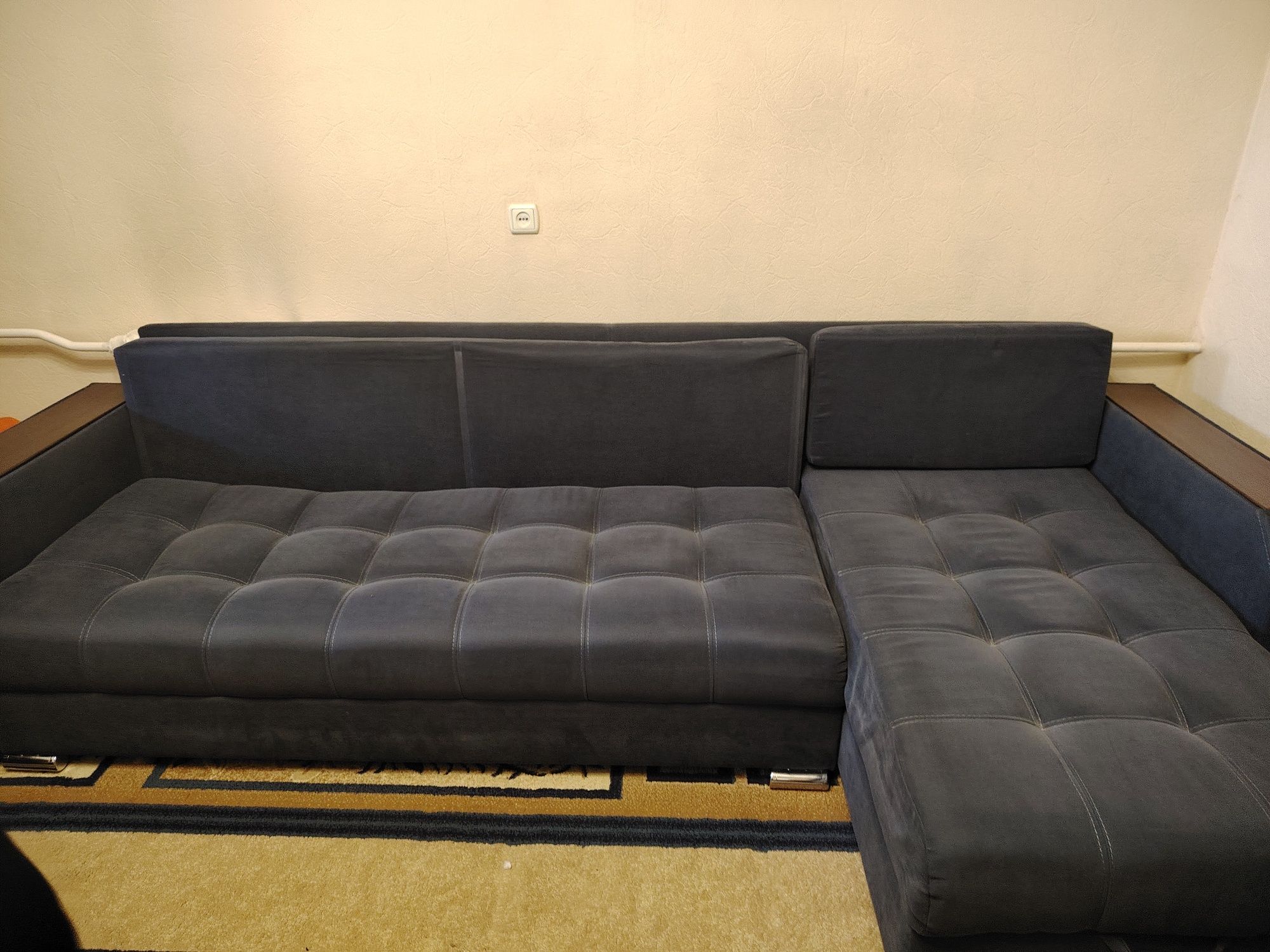 Продам диван 3-х метровый