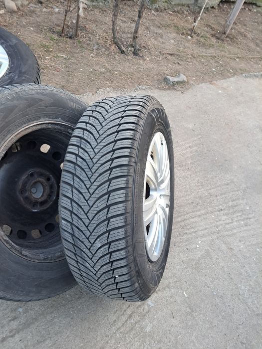 Vând jante de tablă cu cauciucuri de iarnă vw tiguan