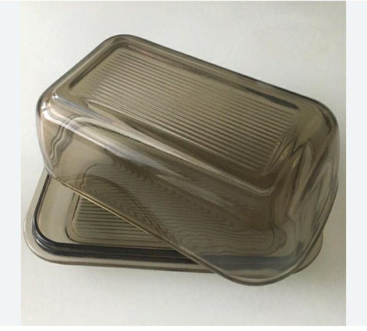 масленка из темного стекла