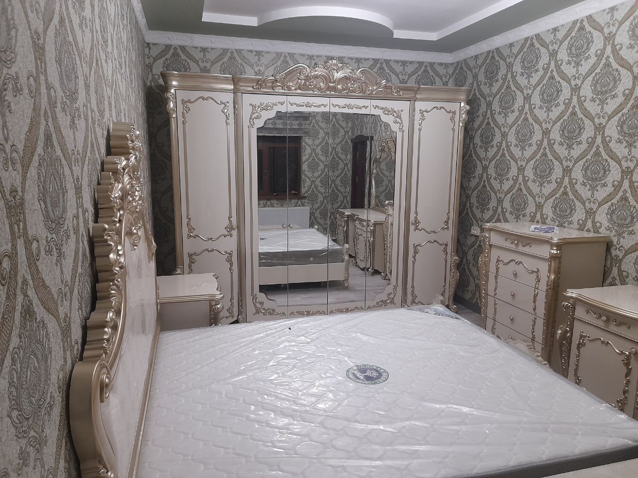 Mebel yangi 1500 dollar kelishamiz