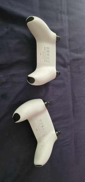 2 controllere de ps5 in stare buna