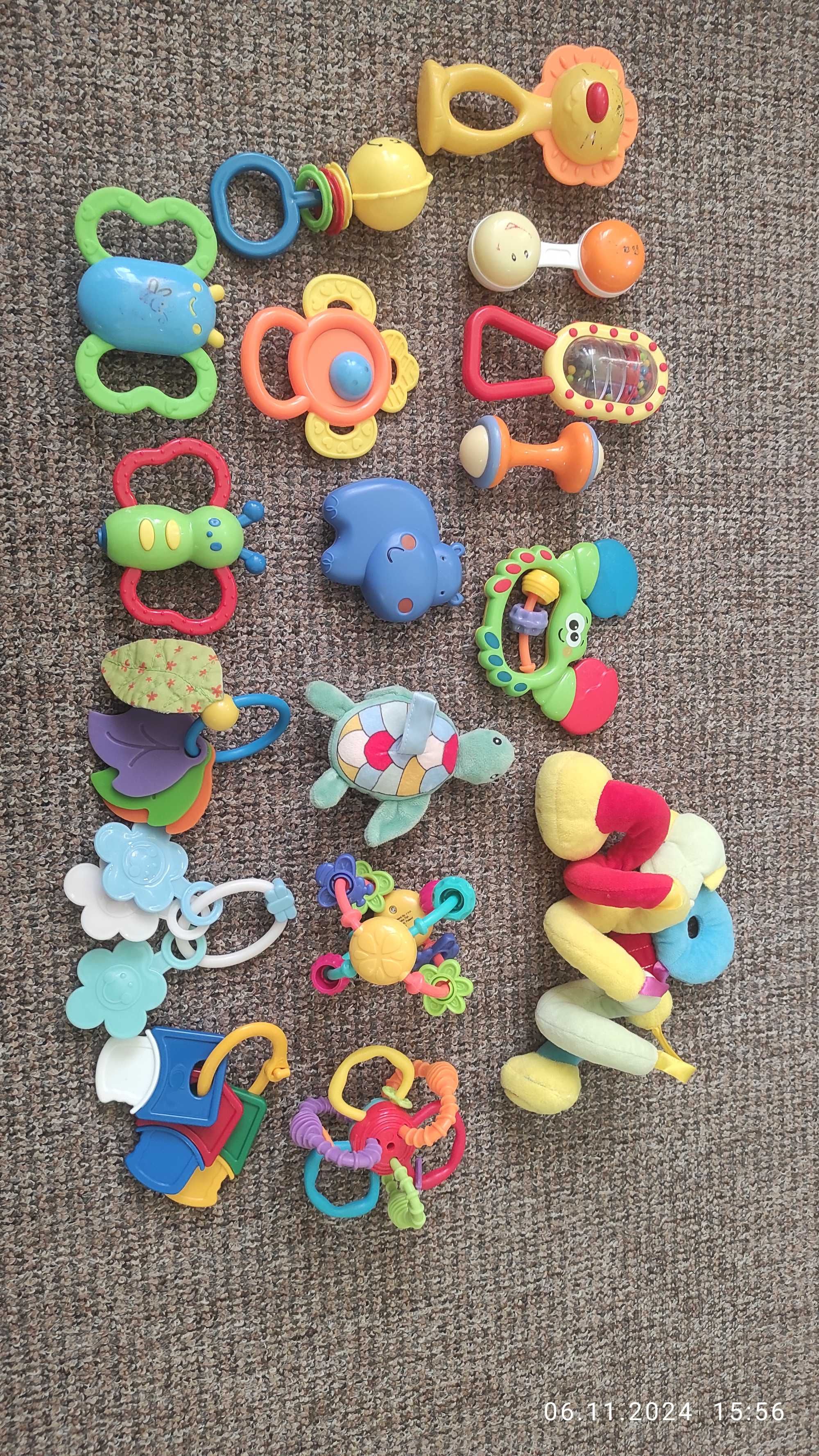 Лот бебешки играчки