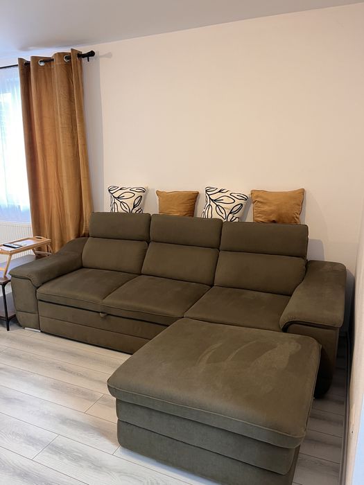 Colțar extensibil cu ladă de depozitare