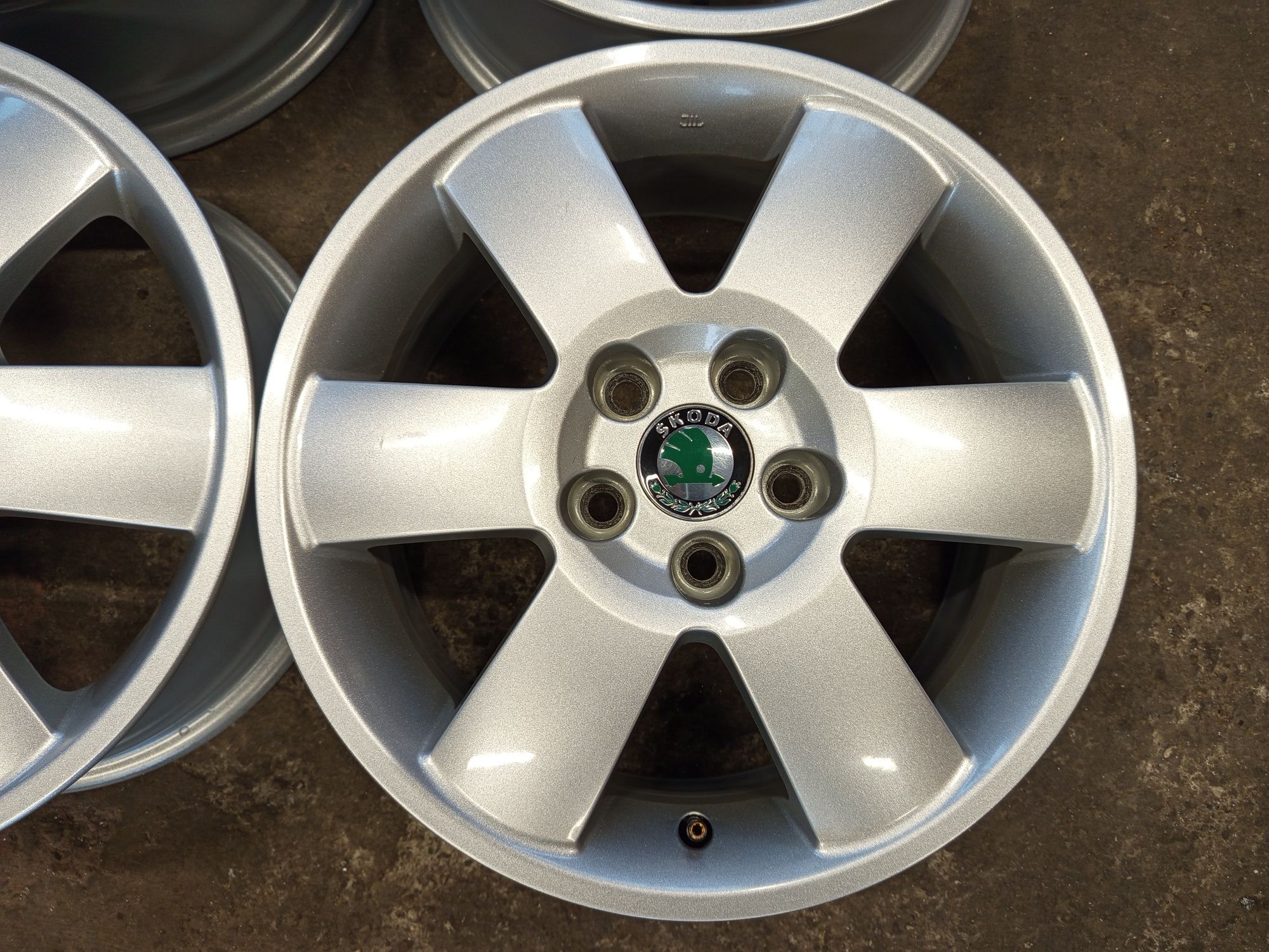 15'' Skoda Fabia Roomster Оригинални Джанти Шкода 5x100