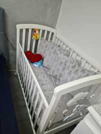 Vând mobilier bebeluși ( comodă și pătuț transformabil)