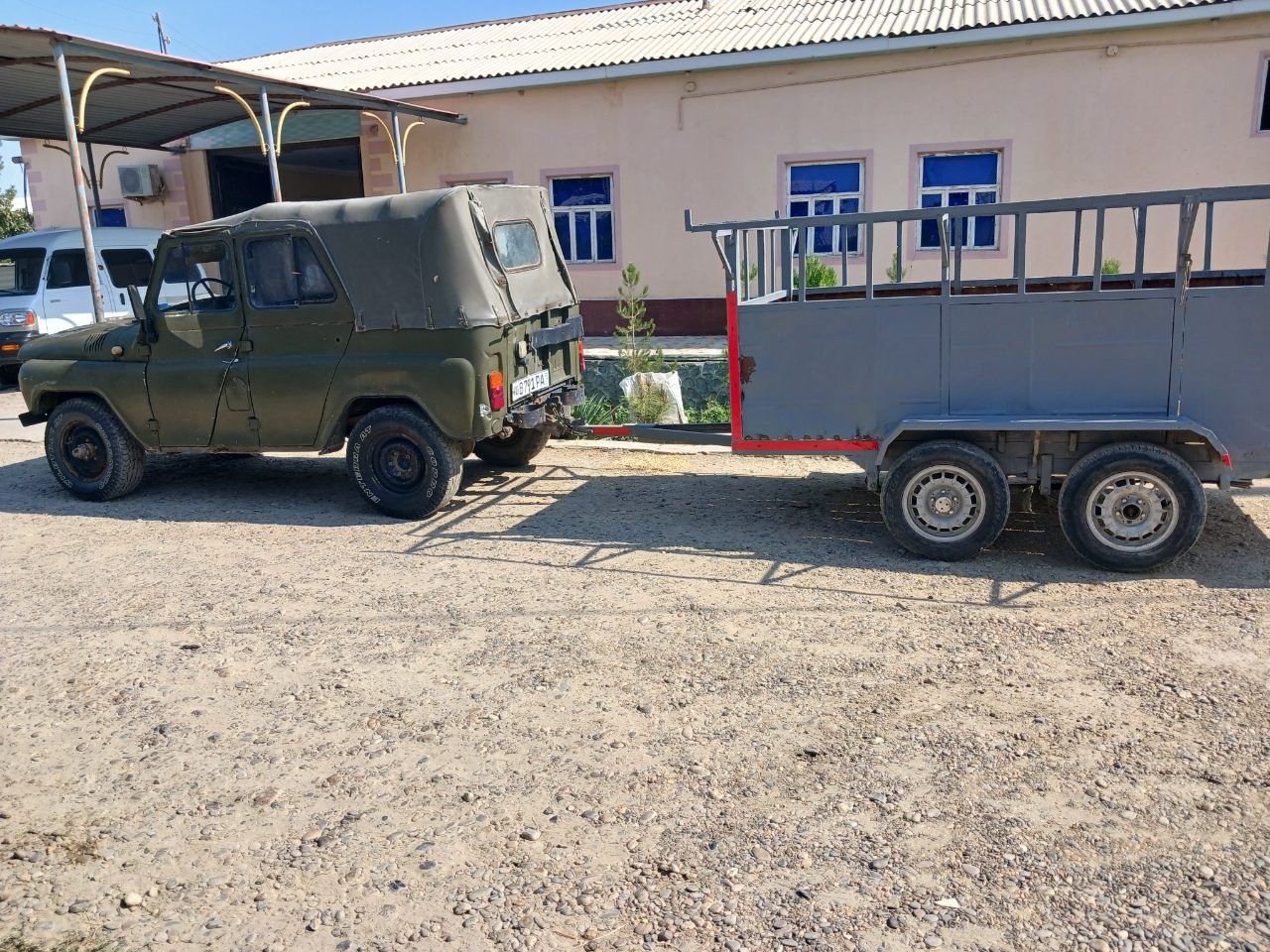 Uaz tachkasi bilan birga sotiladi