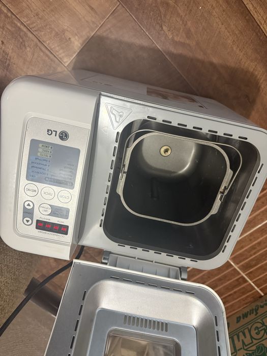 Продам хлебопечку