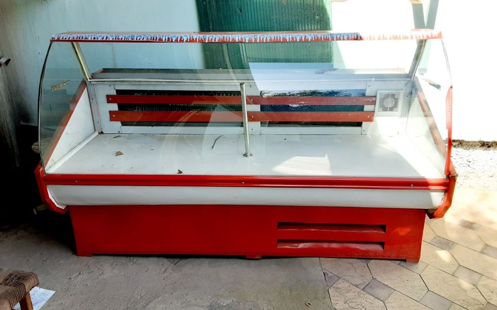 Витринный холодильник. Vitriniy holodilnik