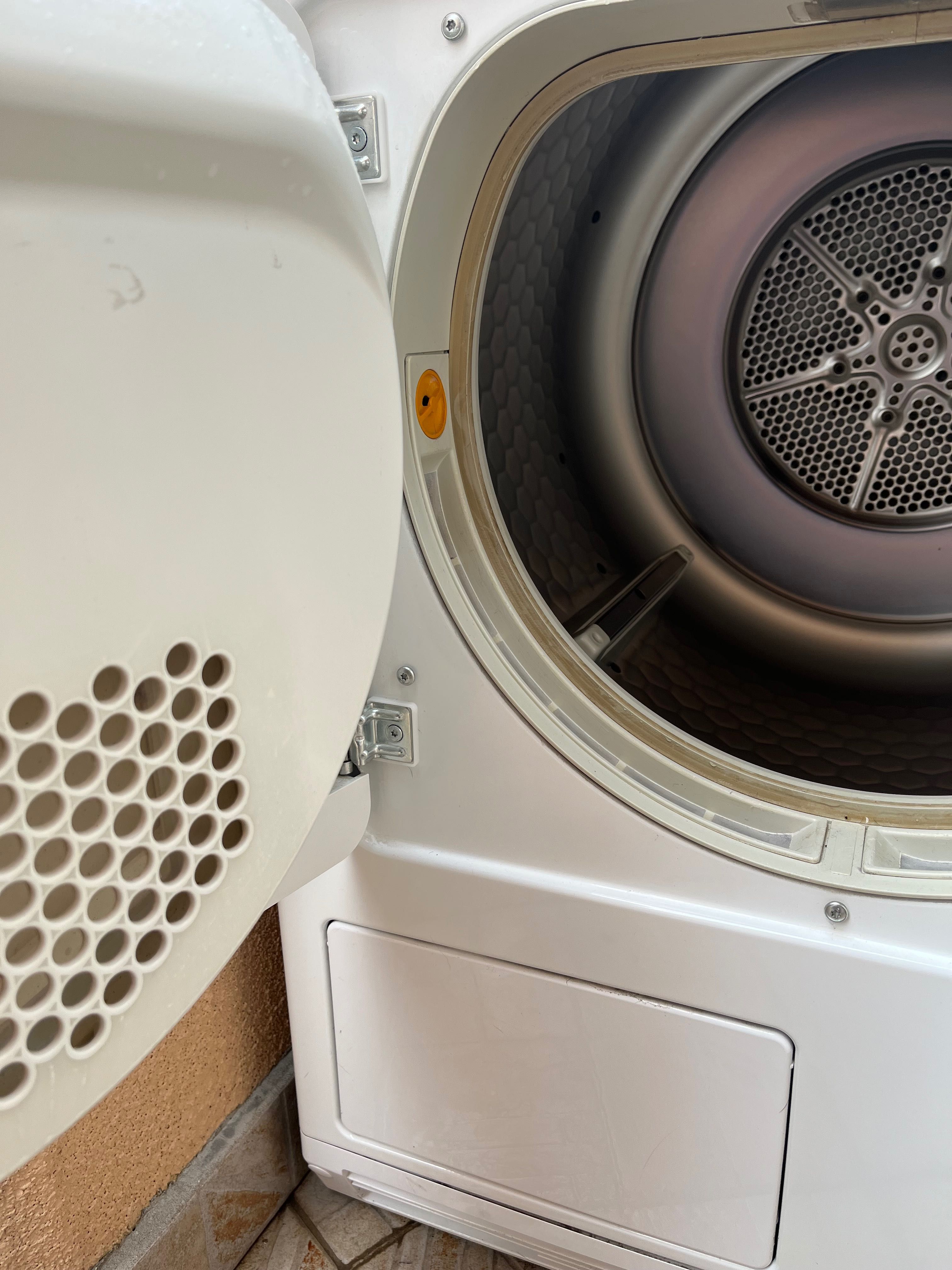 Сушилня Miele T8822C