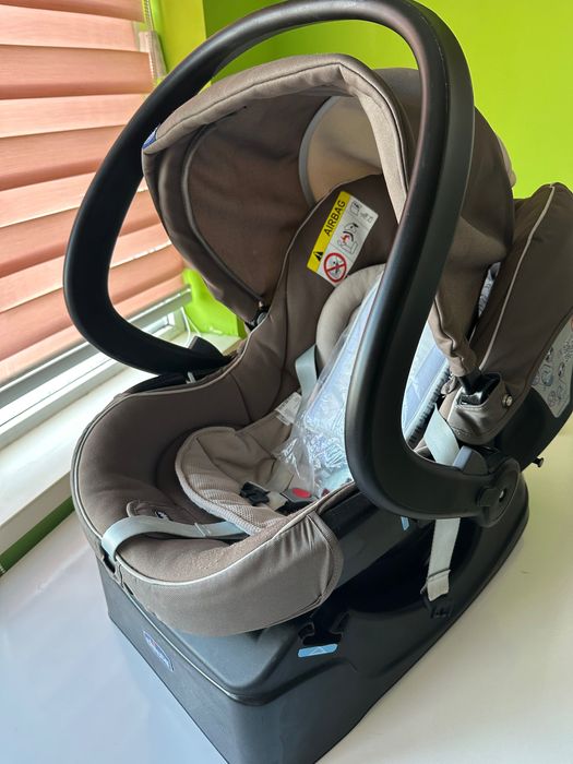 Chicco столче за кола