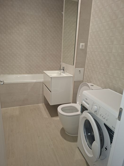 Garsoniera de inchiriat Hils Republica