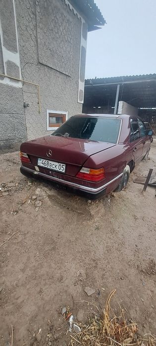 Мерседес 91 года Е 230
