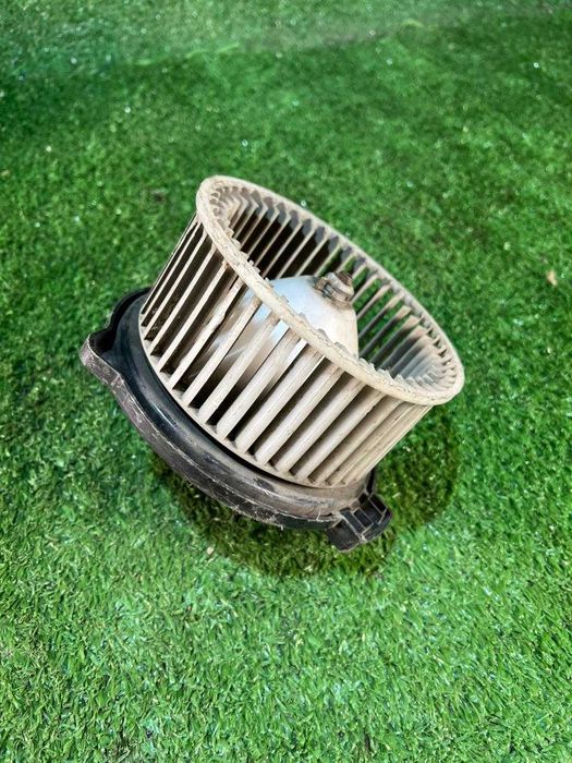 Моторчик печки Тойота ярис Toyota Yaris