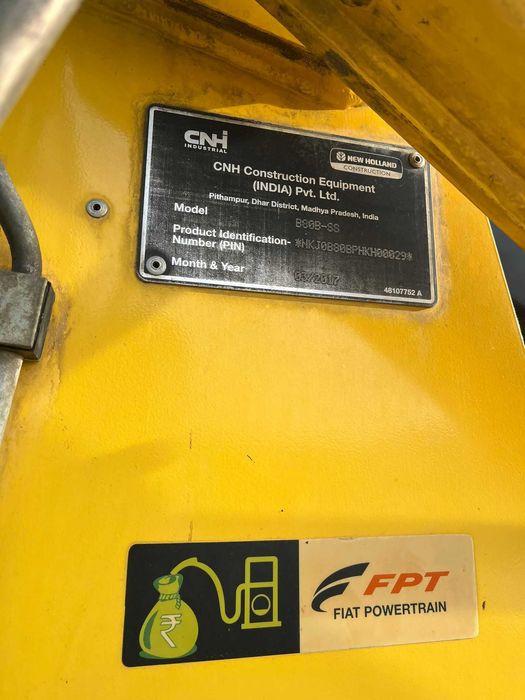 Buldoexcavator New Holland B80B – An 2017 – 2.600 ore –