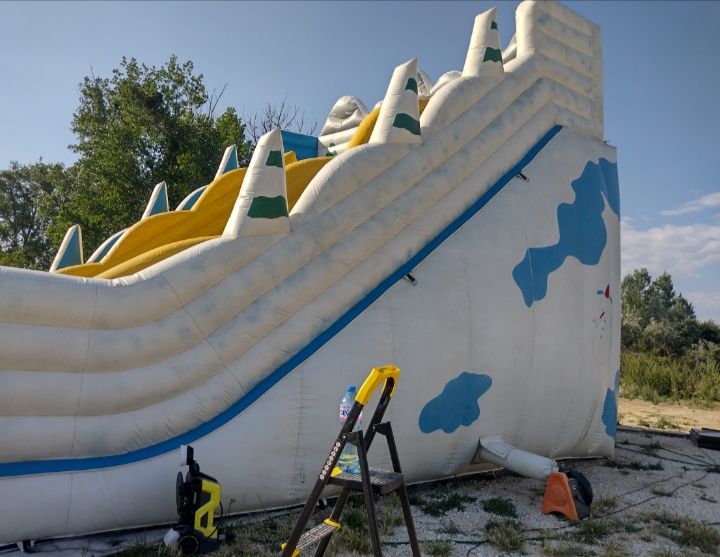 Надуваем батут (пързалка)