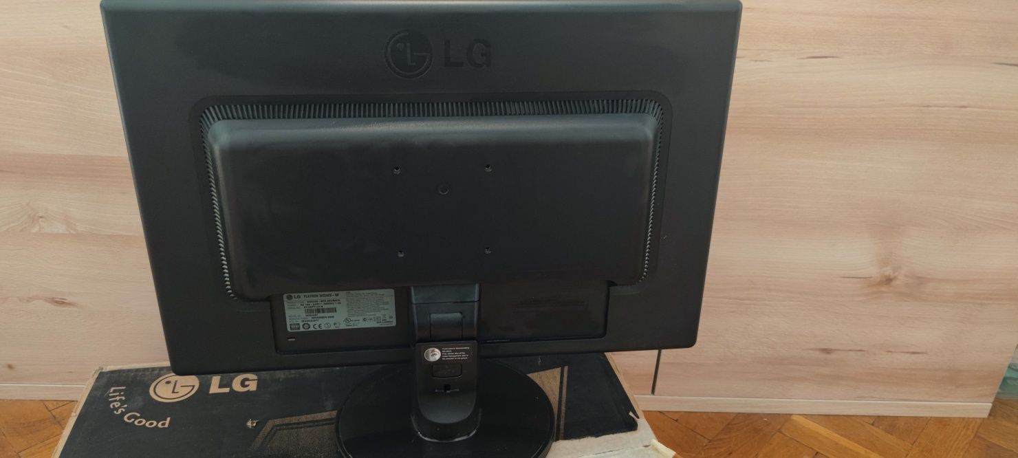Монитор LG Flatron w 2242s 22"