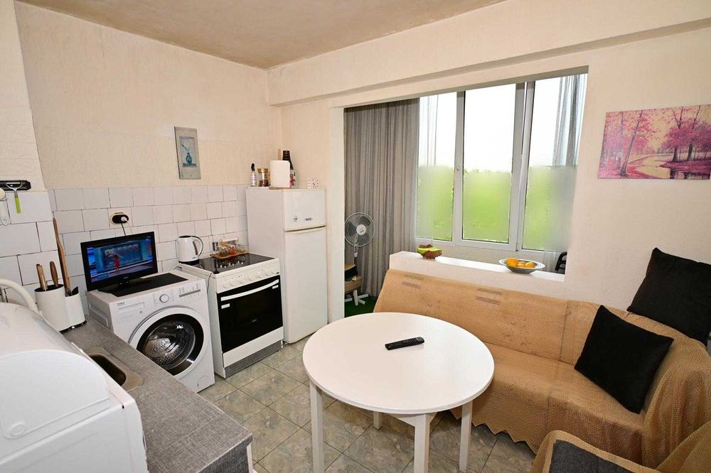 Продава се Тристаен апартамент в Перник, Изток - 88 кв.м за 1478 €/кв.м - Снимка #2