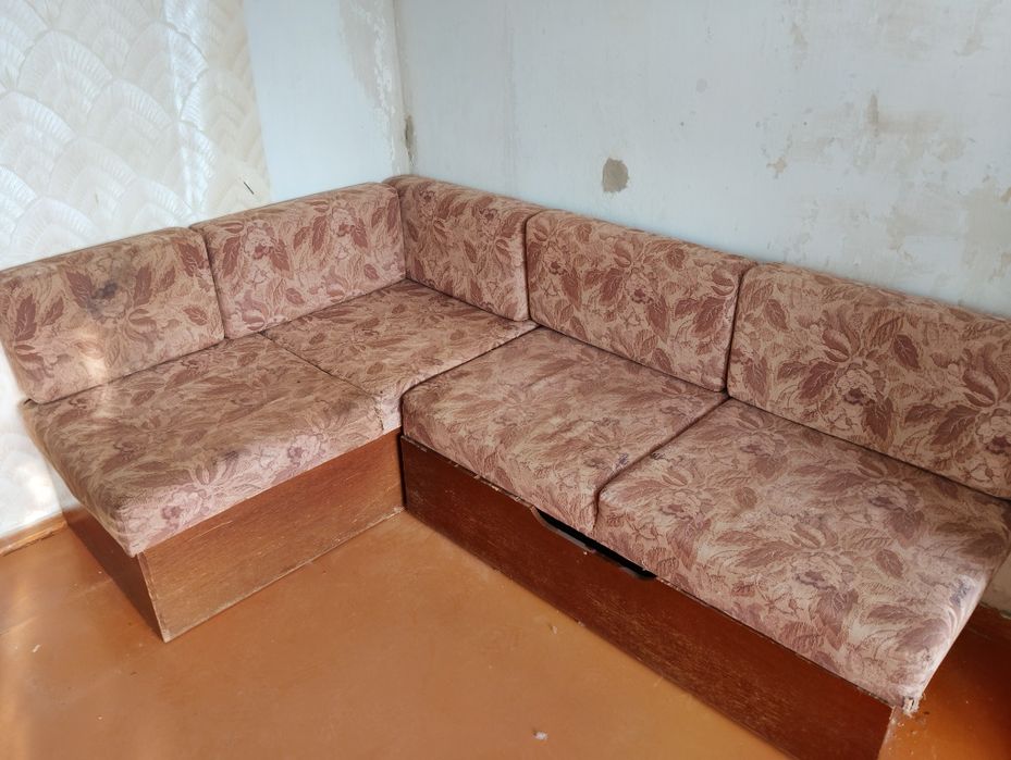 Продам диван в хорошем состоянии