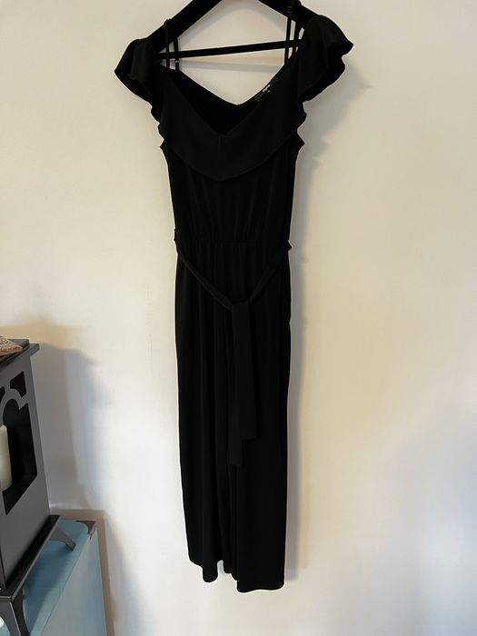 Salopeta neagră decoltată de la Tigha