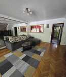 Apartament 4 camere cu curte de închiriere
